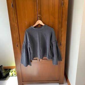 Two by Vince Camuto slate grey belle sleeve knit sweater top relaxed fit medium